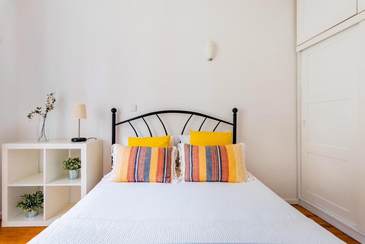 Apartmán 2Br At Chiado Historical Heart Of Lisboa Exteriér fotografie